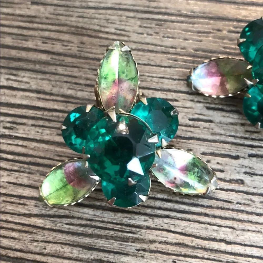 Emerald Green Transition Color Rhinestone Earrings - Picture 5 of 11